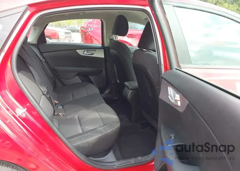 2024 Kia Forte Lxs z USA, uszkodzony, nr VIN 3KPF24AD5RE783270